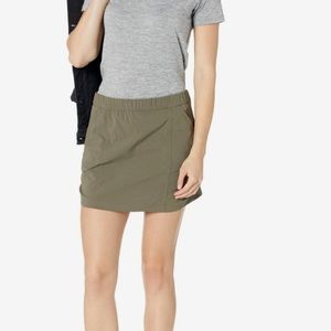 prAna Arch Skort // Slate Green // Size: Medium